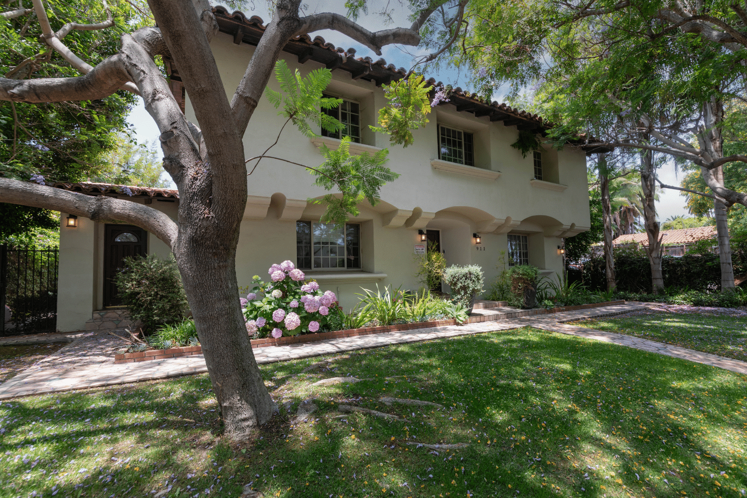 Exterior of Clearview’s Women’s Mental Health Program and administrative offices, set in a peaceful, tree-lined residential property.
